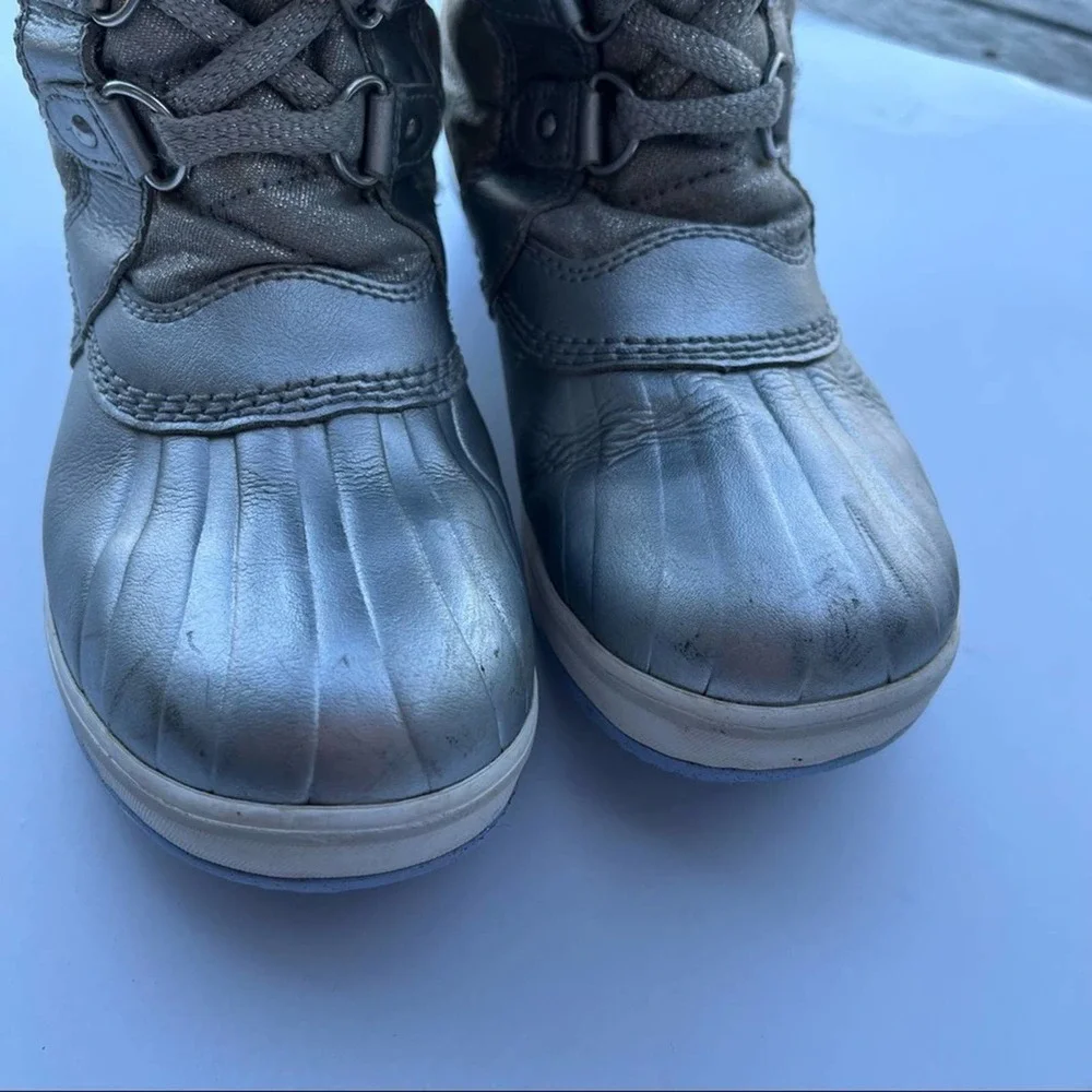 SOREL x Disney Frozen Silver Snow Boots Girls Waterproof Size 5